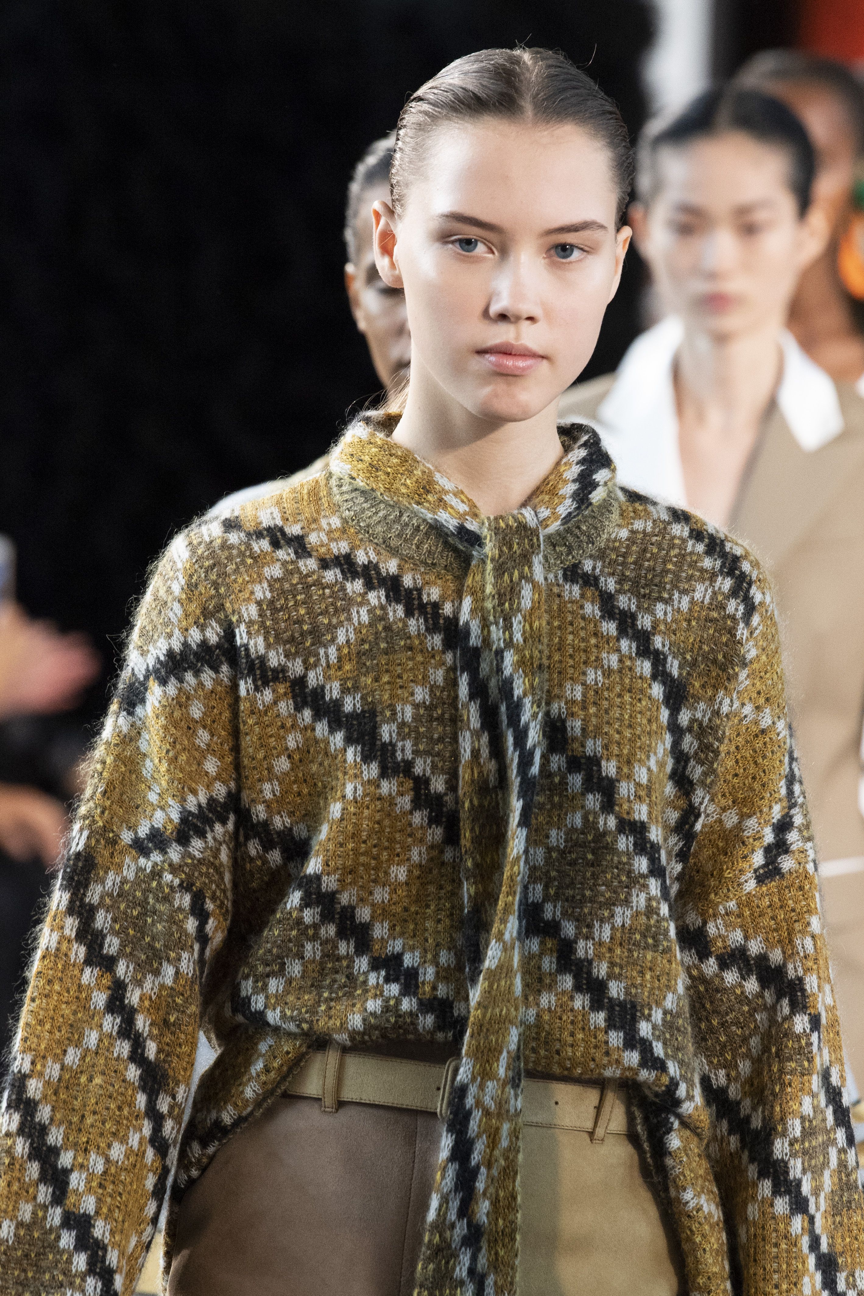 巴黎时装周——罗意威发布2019春夏女装新品(3)