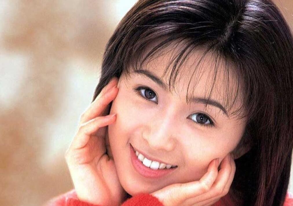 今日焦点:酒井法子|日本女星酒井法子在线乞讨的背后,是一个女性贫穷