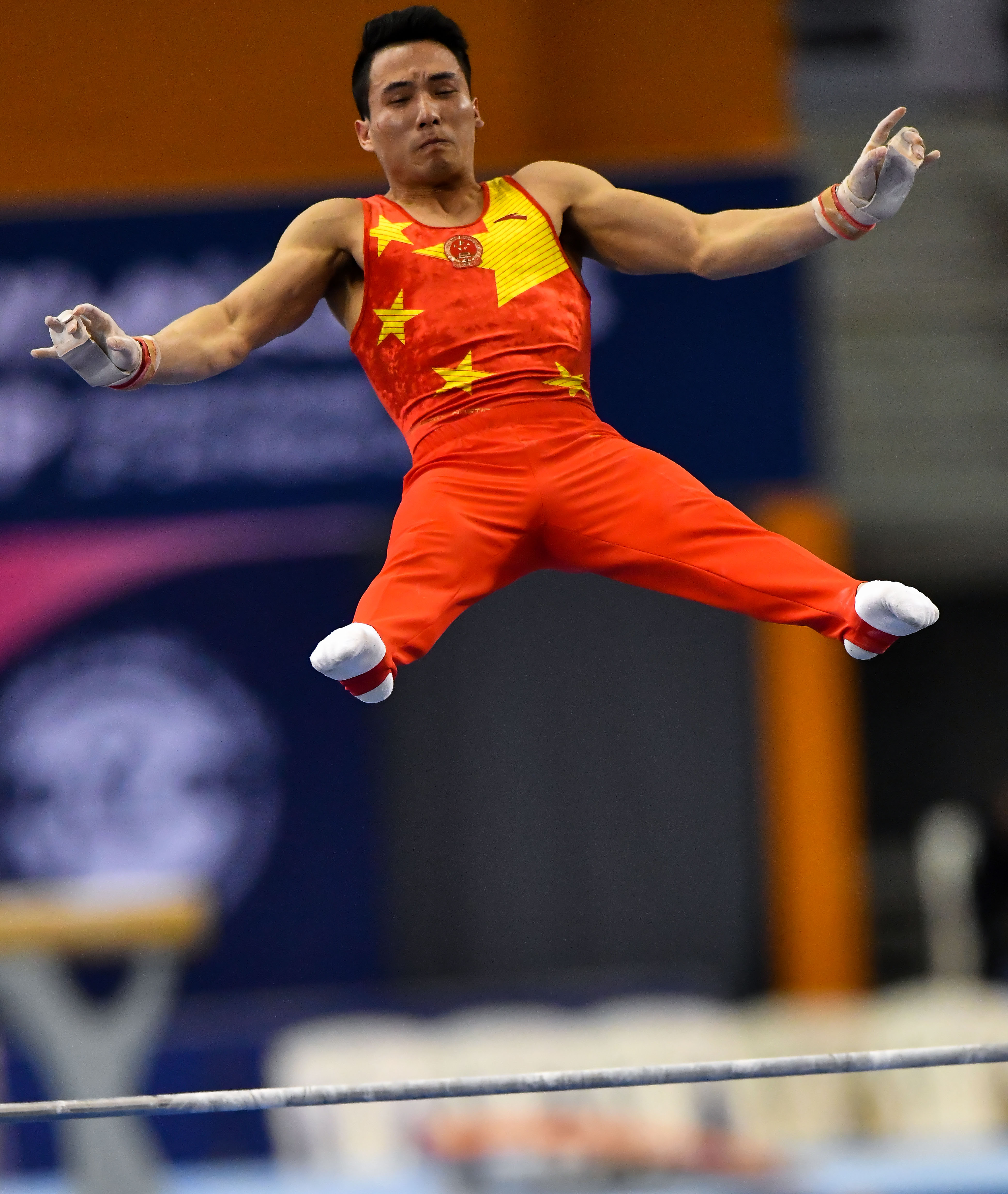 体操——世界杯卡塔尔站:邓书弟获单杠季军(4)