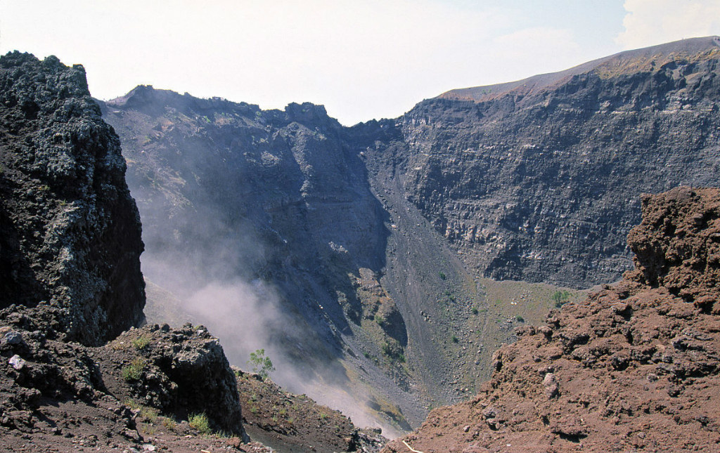 那不勒斯维苏威火山图片