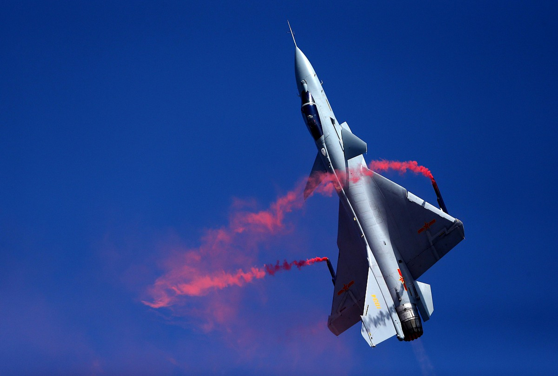 歼十是我国自主研发的第四代多用途战斗机,也是我国空军的主力机型之
