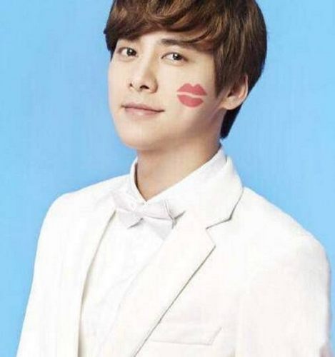 男明星唇印诱惑:杨洋甜美刘昊然撩人