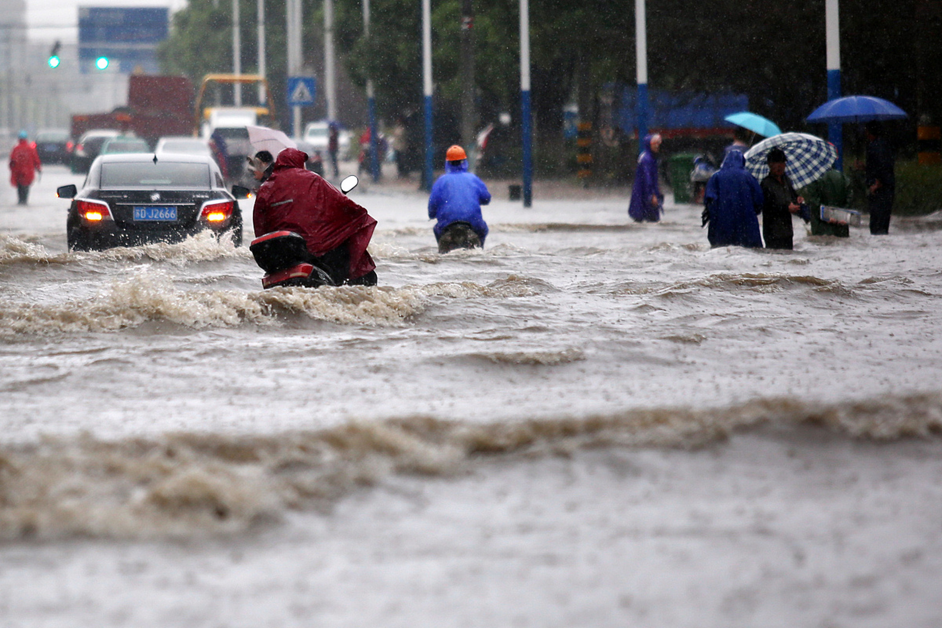 1亿元中央自然灾害救灾资金,用以支持三省,市