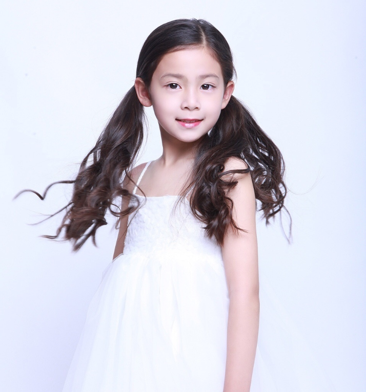 在看了孙安琪的颜后,发现裴佳欣不再是四海八荒最甜美的了