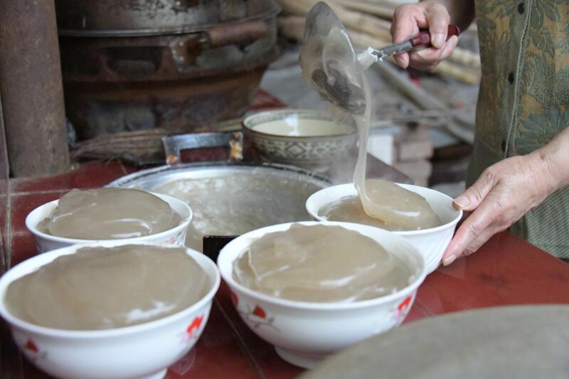 农村大妈卖"天价凉粉",还有一项特殊规定,食客:十分