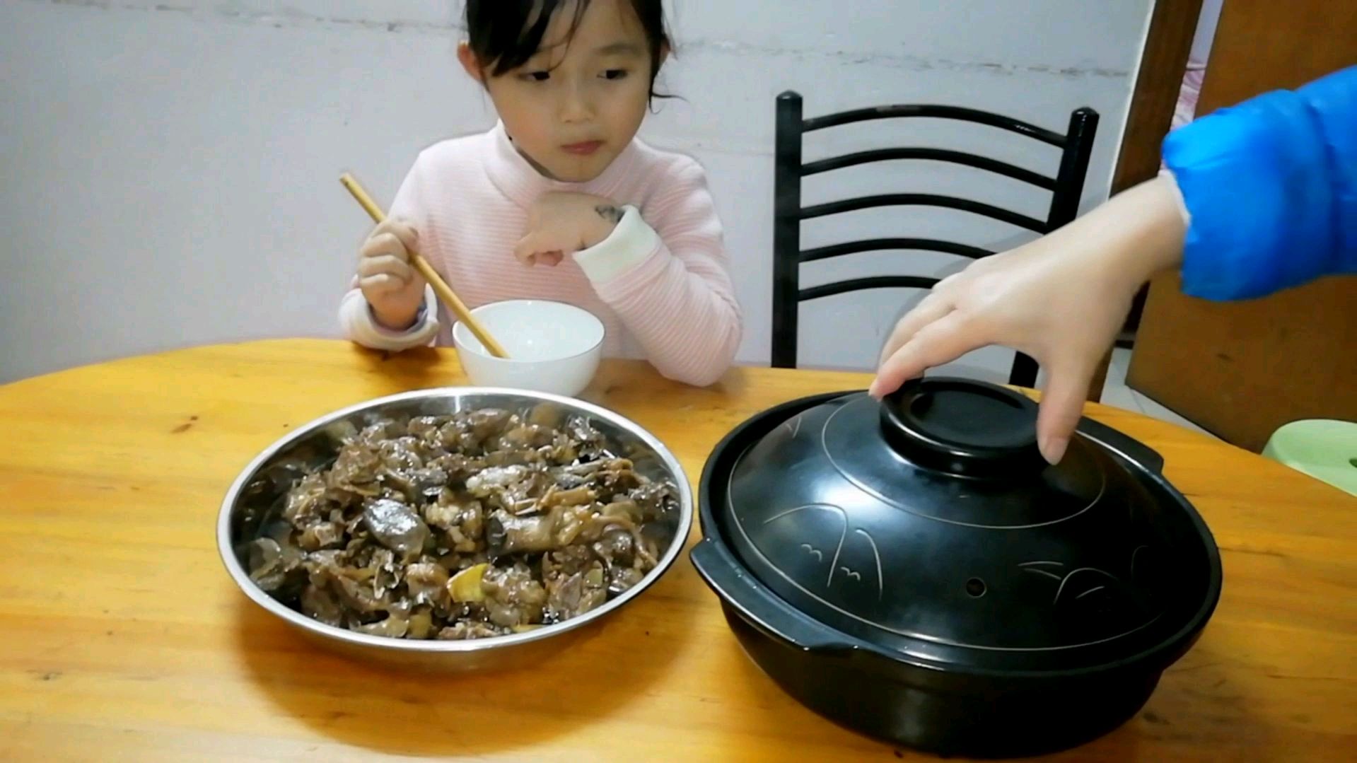 鹅肉这样做比烧鹅还好吃,口味独特,做法简单,招待客人倍有面