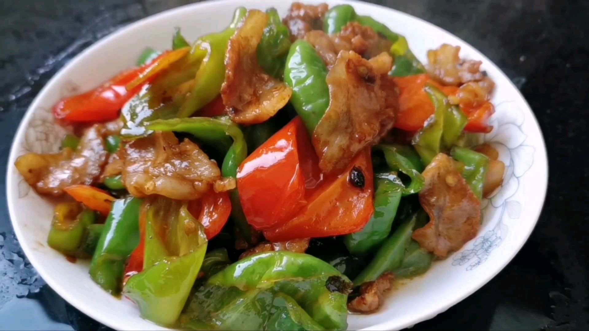 农家小炒肉,这才是家常做法,简单没窍门,比回锅肉还香