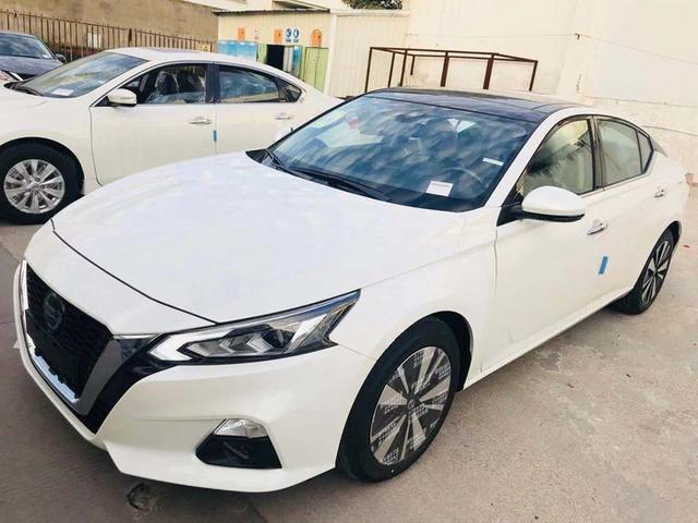 首台白色天籁到店!颜值超雅阁和帕萨特,2.0t才卖21.58万