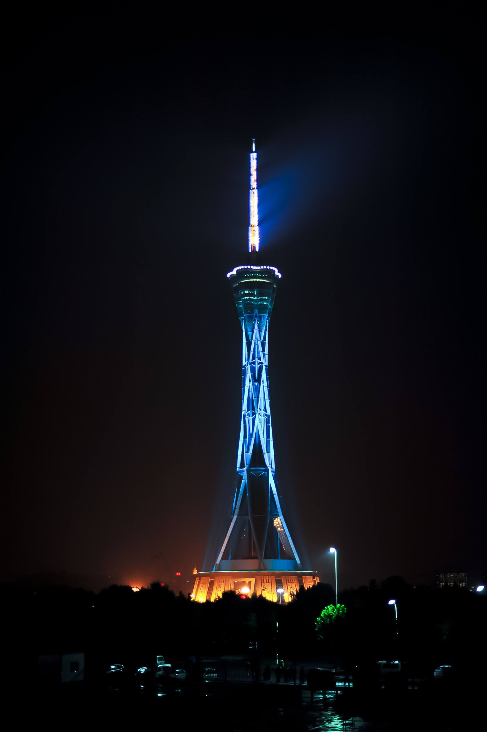 郑州中原福塔,观光旅游的好去处,是世界上最高的全钢结构发射塔