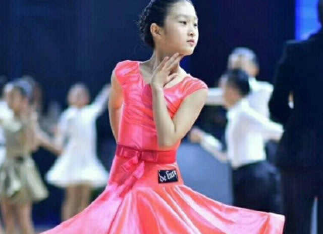 文章女儿爆出父母离婚原因,网友:难道女人就该在家相夫教子吗?