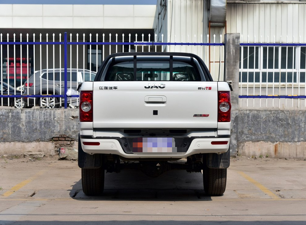 江淮帅铃t6,霸气与动感外观的结合,内饰宽敞