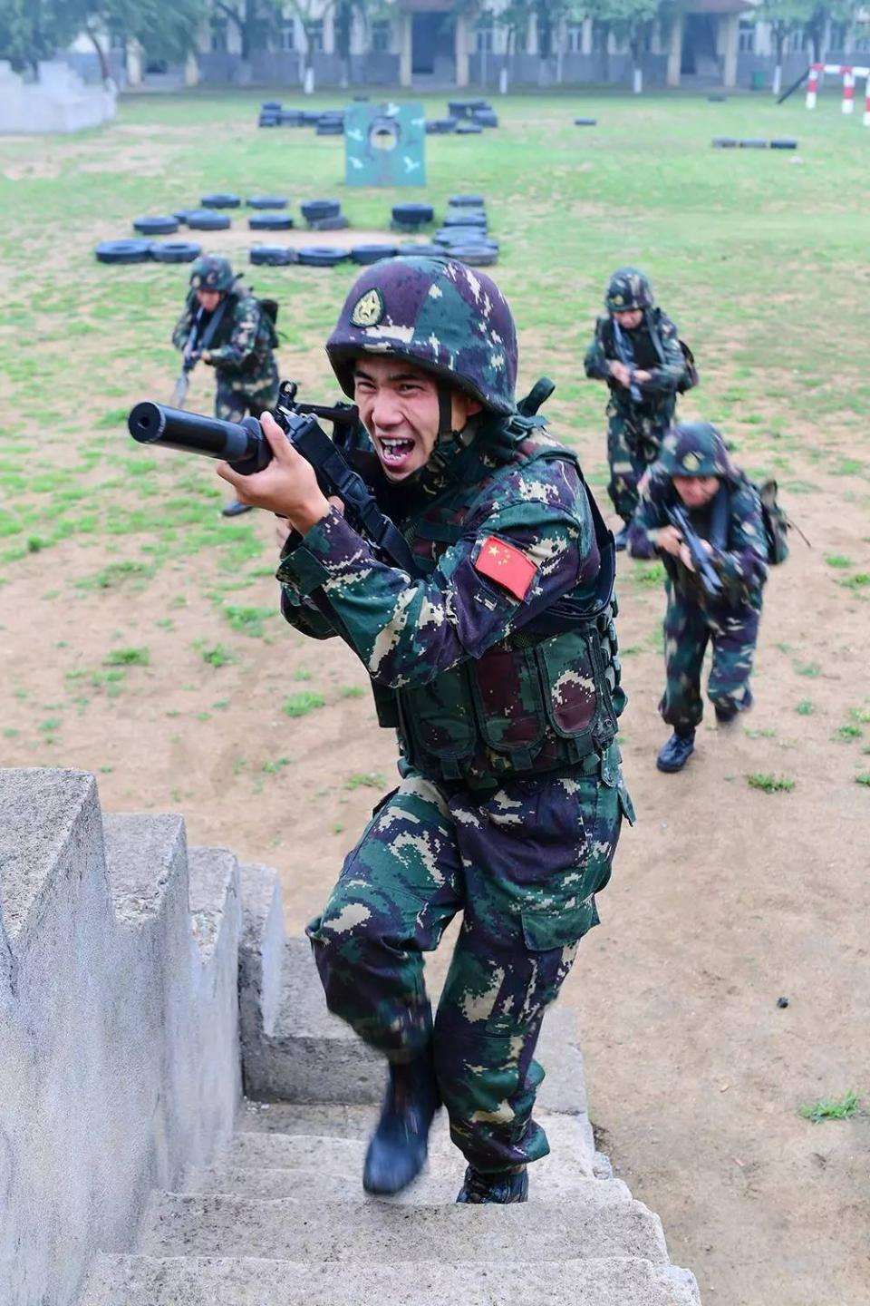 国际特种兵竞赛,13项他拿下8项第一,破6项纪录,惊呆外军官兵