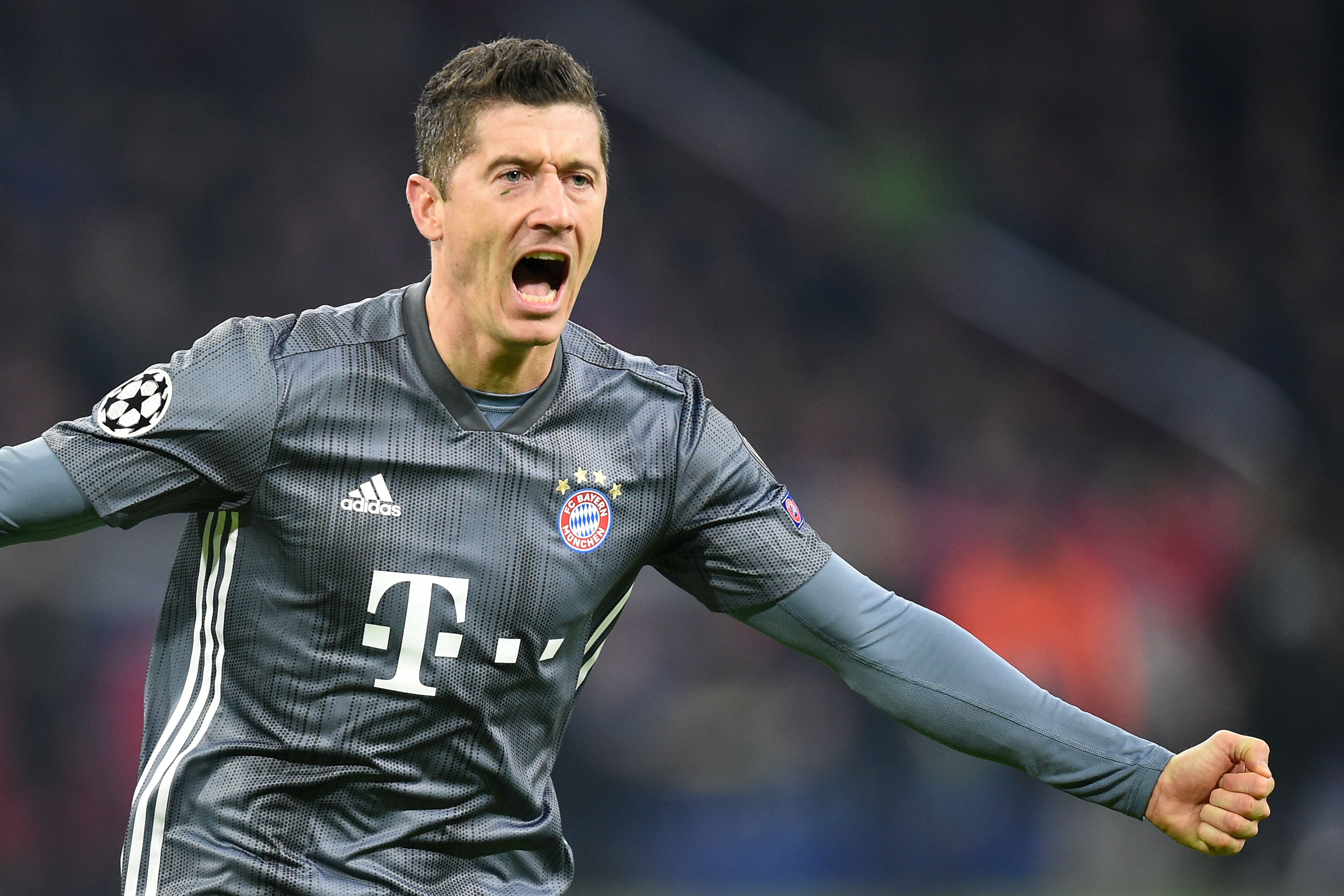 足球——欧冠:拜仁慕尼黑平阿贾克斯