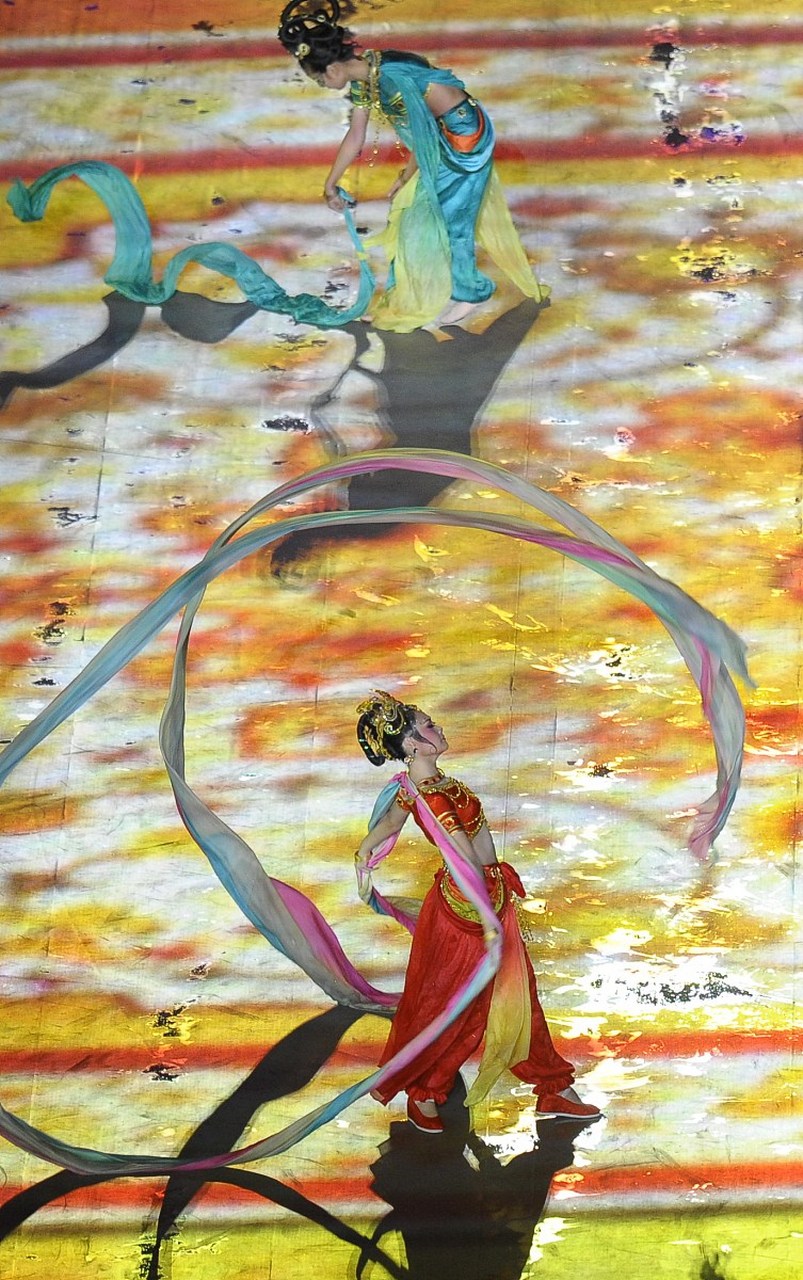 《霓裳羽衣曲》是唐代唐玄宗所作,以独特韵律和旋律成为唐代宫廷音乐