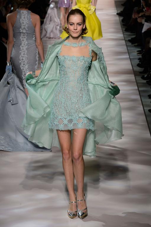 国外时装走秀:独特优雅的艺术个性,带给你不一样的风采