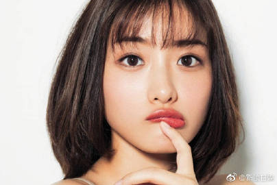 她是《失恋巧克力职人》里的纱绘子,也是《朝5晚9》里的樱庭润子