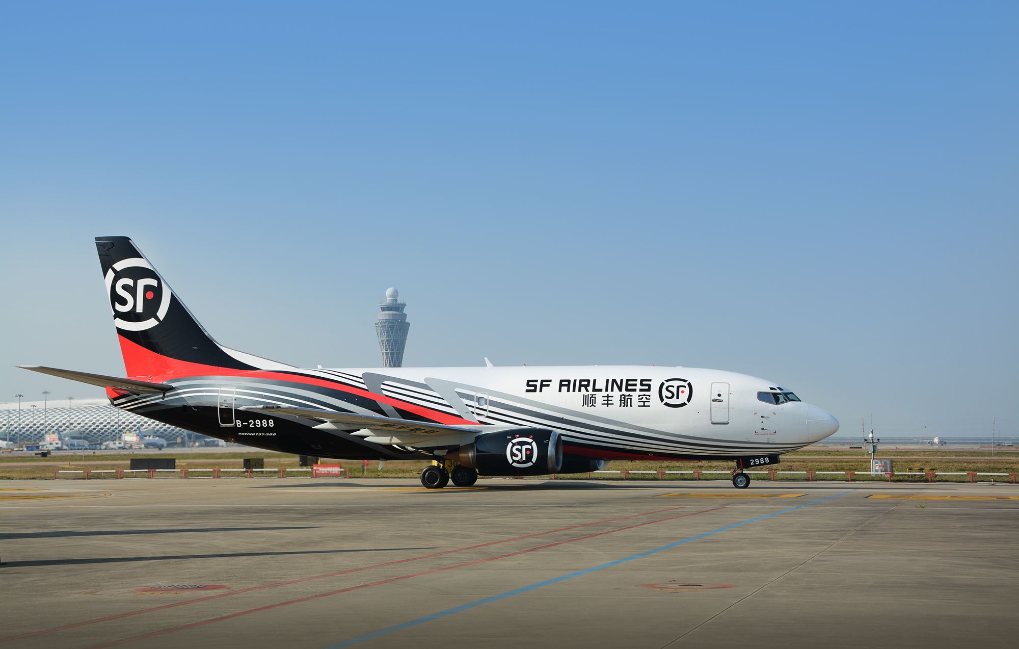 快递界真正的"空中霸主",拥有50架飞机,京东也不敢挑战