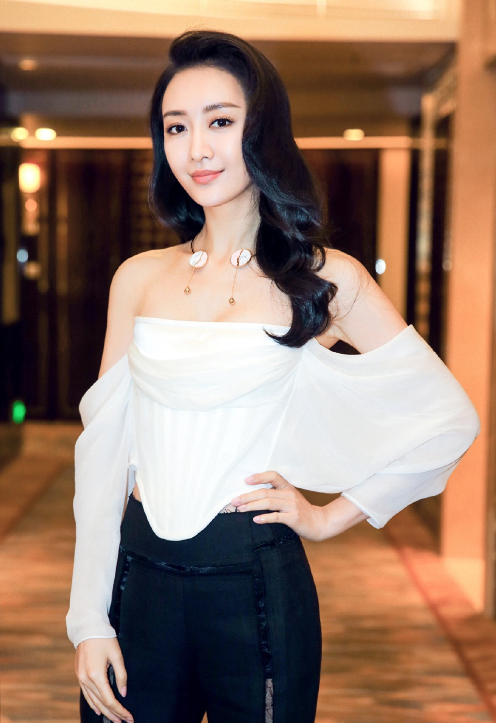 眉目如画,美如冠玉——王鸥
