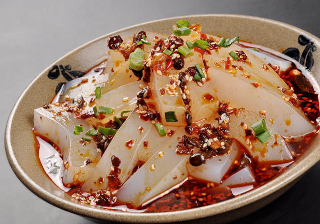 听说威宁有一道美食叫做凉粉,夏天能够解暑,冬天能够