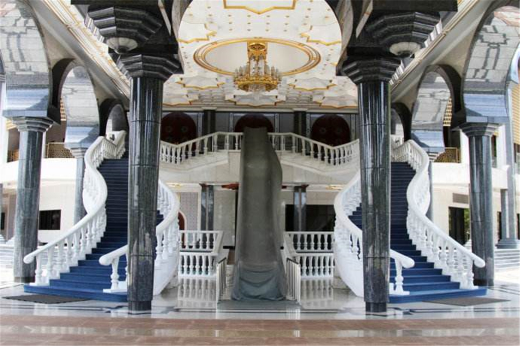 在上海福佑路清真寺,民国时期穆斯林社群的议事中心