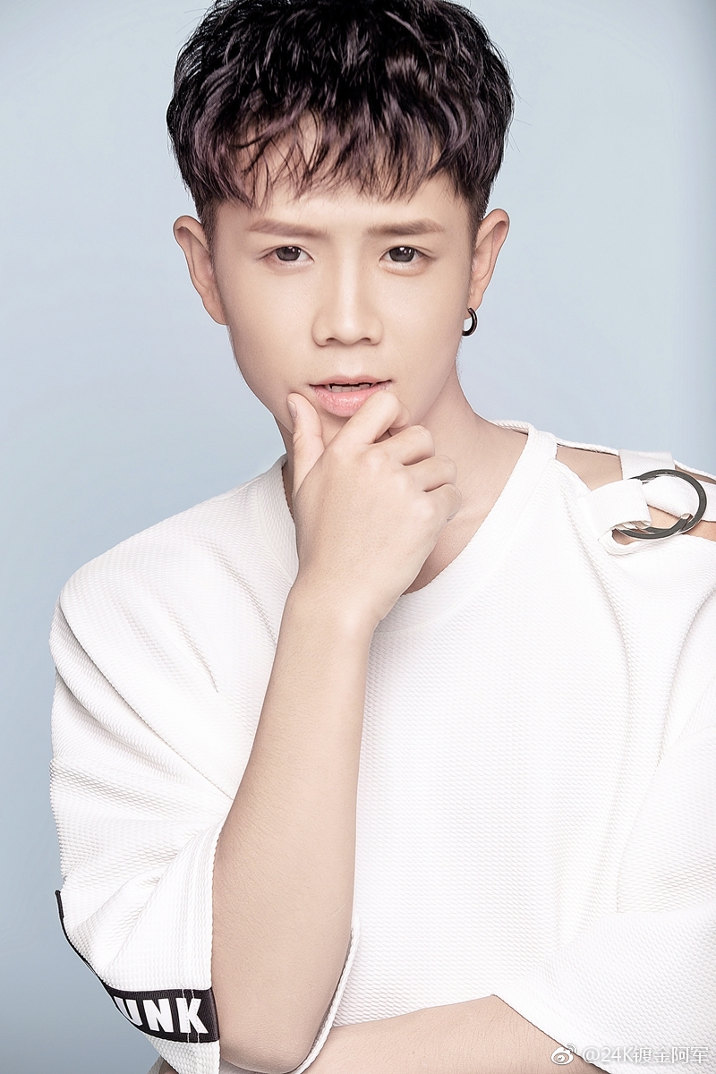 抖音男神"四宝",高火火的速度,刘宇宁的嗓音,还有他的小碎步