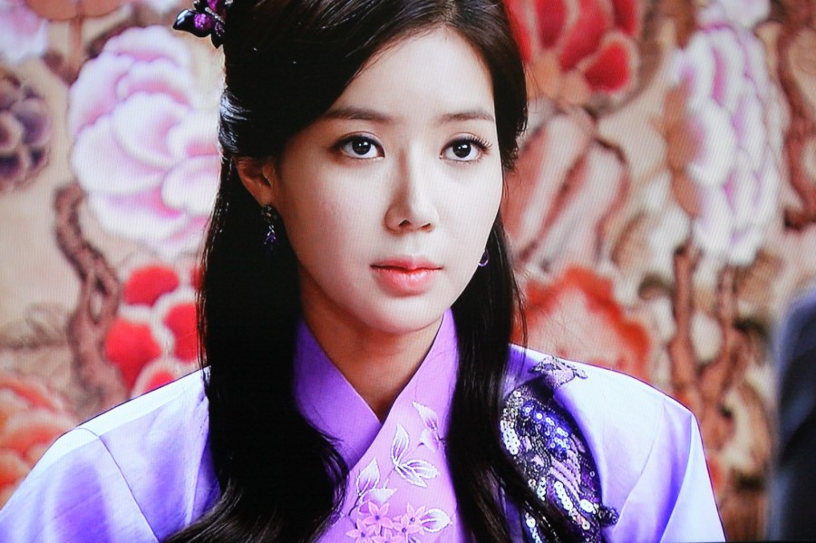 《我的id是江南美人》女主没有整容之前更好看,更清纯.