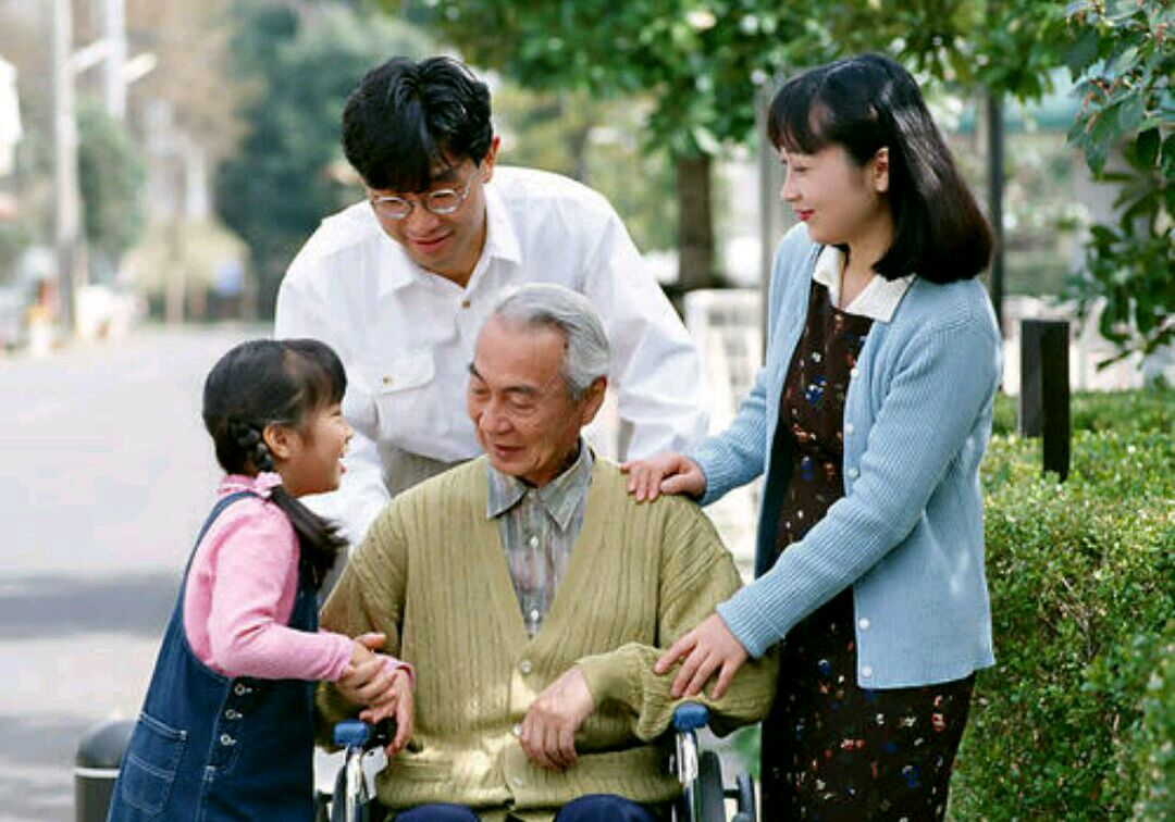 你怎么看"我妈非要回老家",老人和子女同住真是煎熬吗?