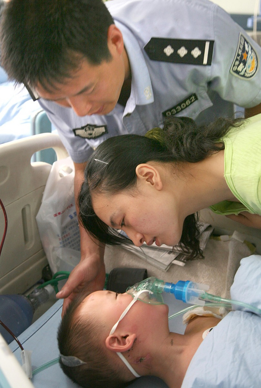 敬礼娃娃郎铮被北京大学录取#  7月23日,2023年郎铮以高考637分的