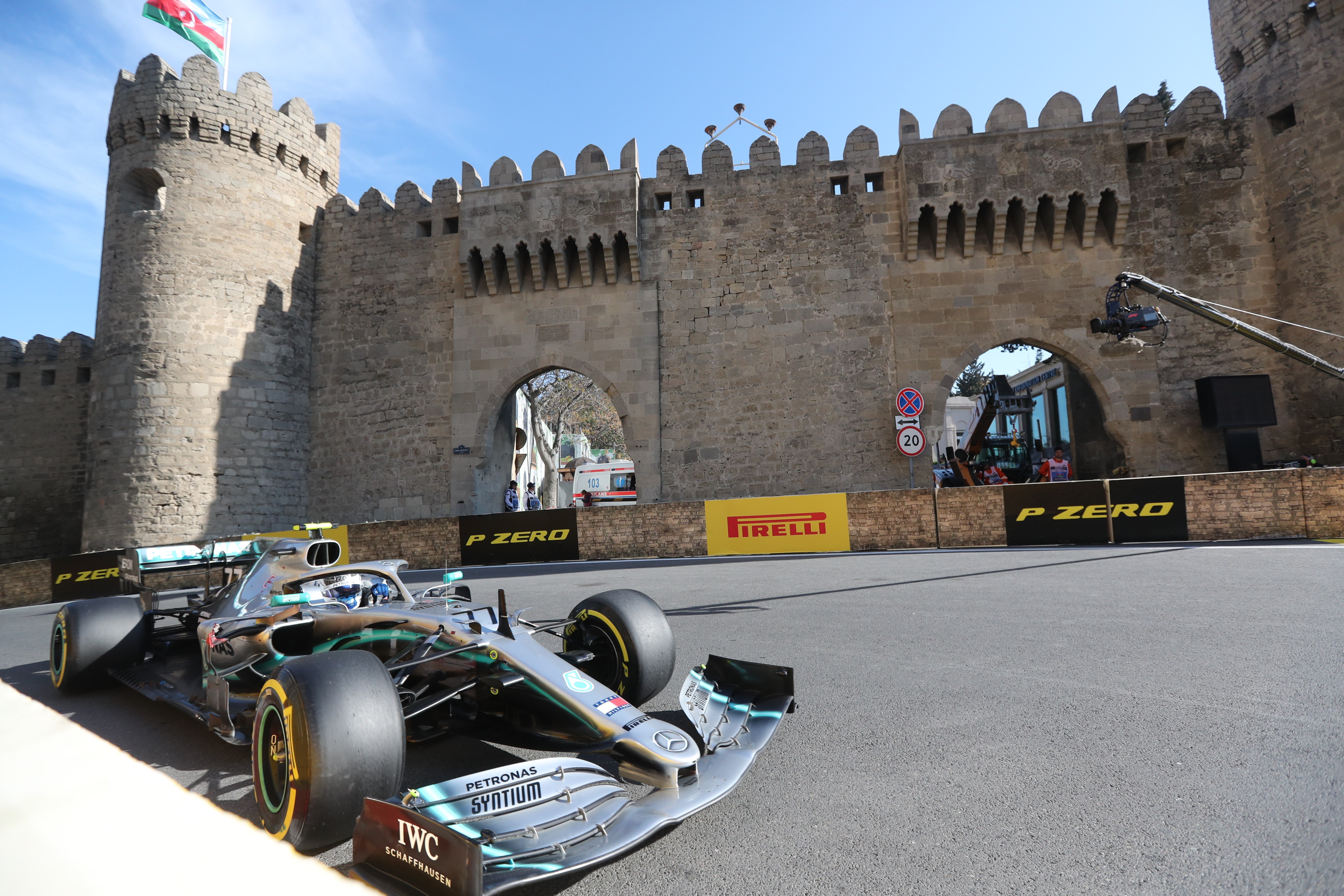 赛车——f1阿塞拜疆大奖赛:博塔斯夺冠