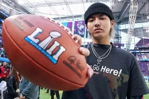 吴亦凡超级碗亮相,在美国真的辛苦了