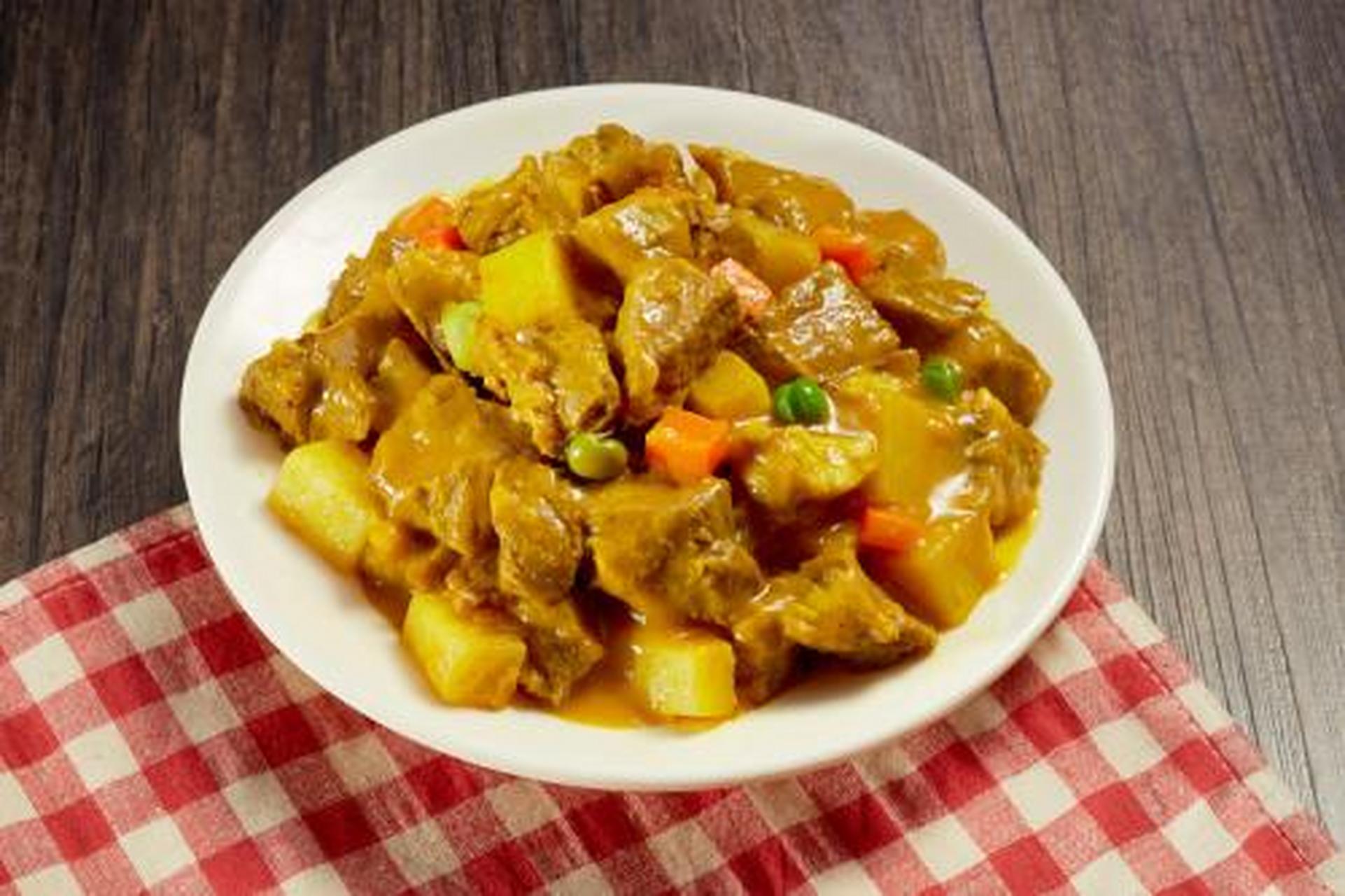 在家get美食新技能#【咖喱牛肉手擀面】【材料】牛腰窝1300克,小葱5