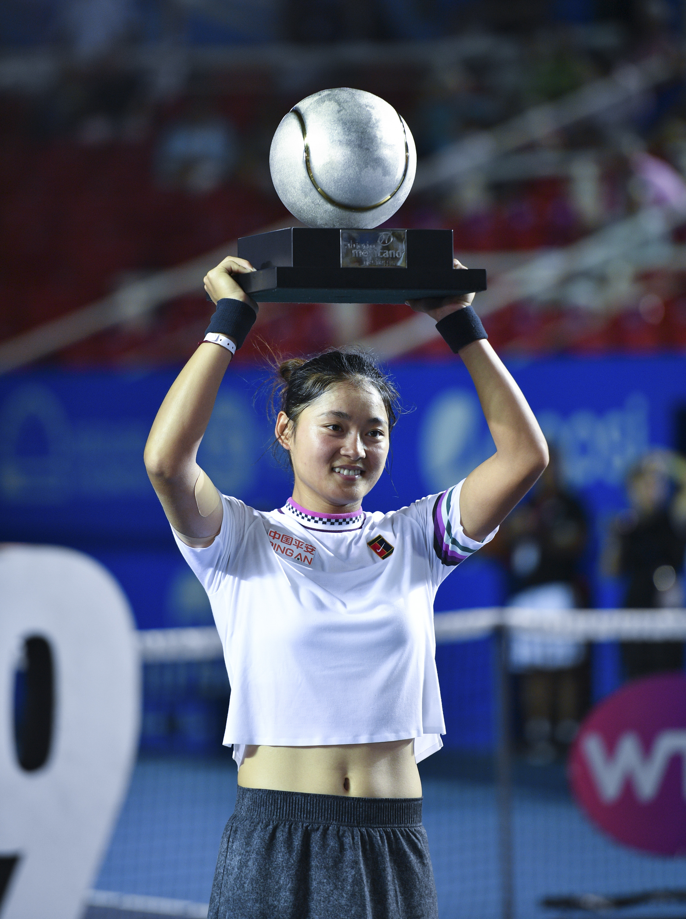 网球丨墨西哥公开赛:王雅繁获得女单冠军