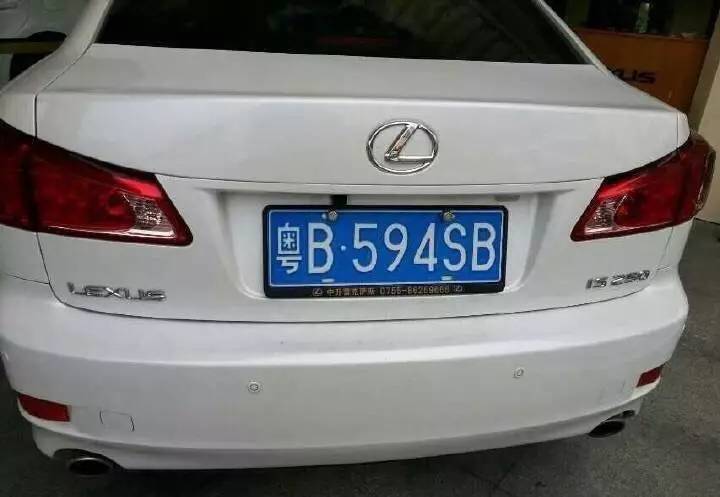 挡住车牌小白点,电子眼拍不到你的车?网友:真相没那么简单