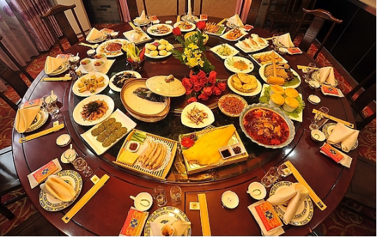 法国土豪嫌弃中餐"不高级",来中国后却直言:是我太天真了