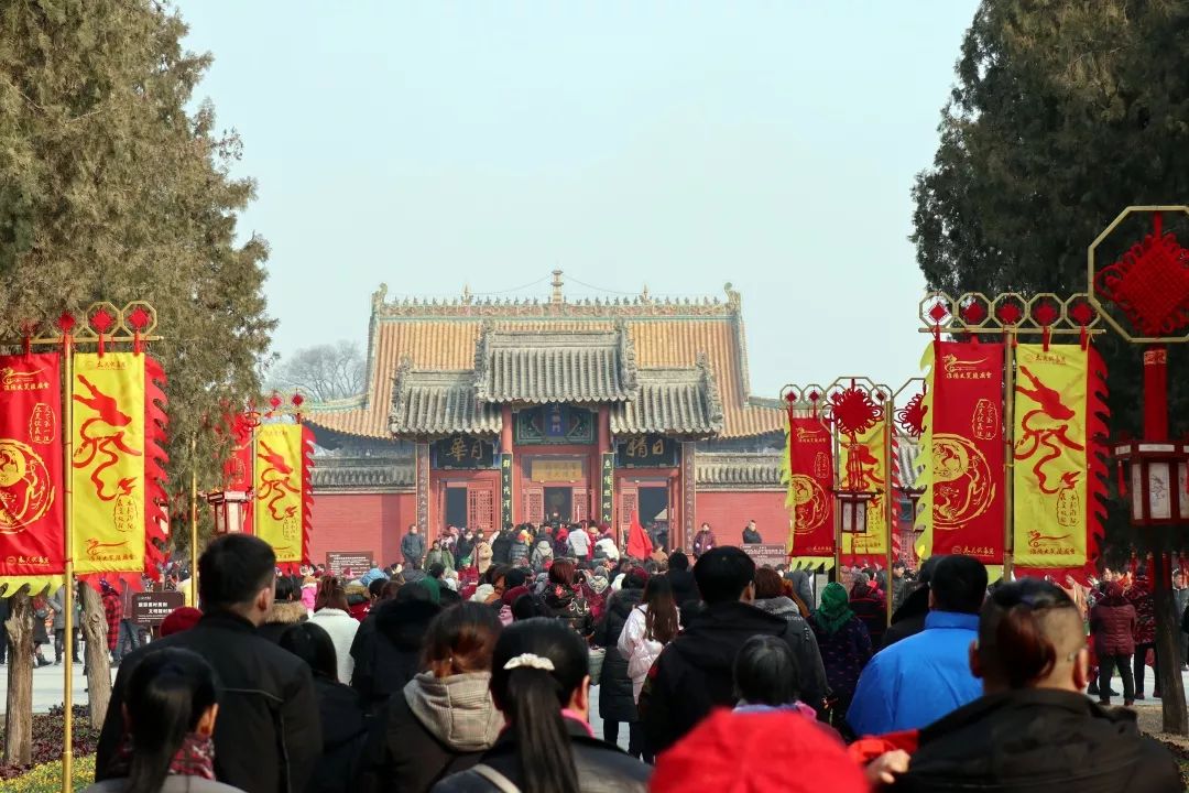 啥是佩奇?戊戌年最后一个十五都在太昊陵寻找"佩奇"!