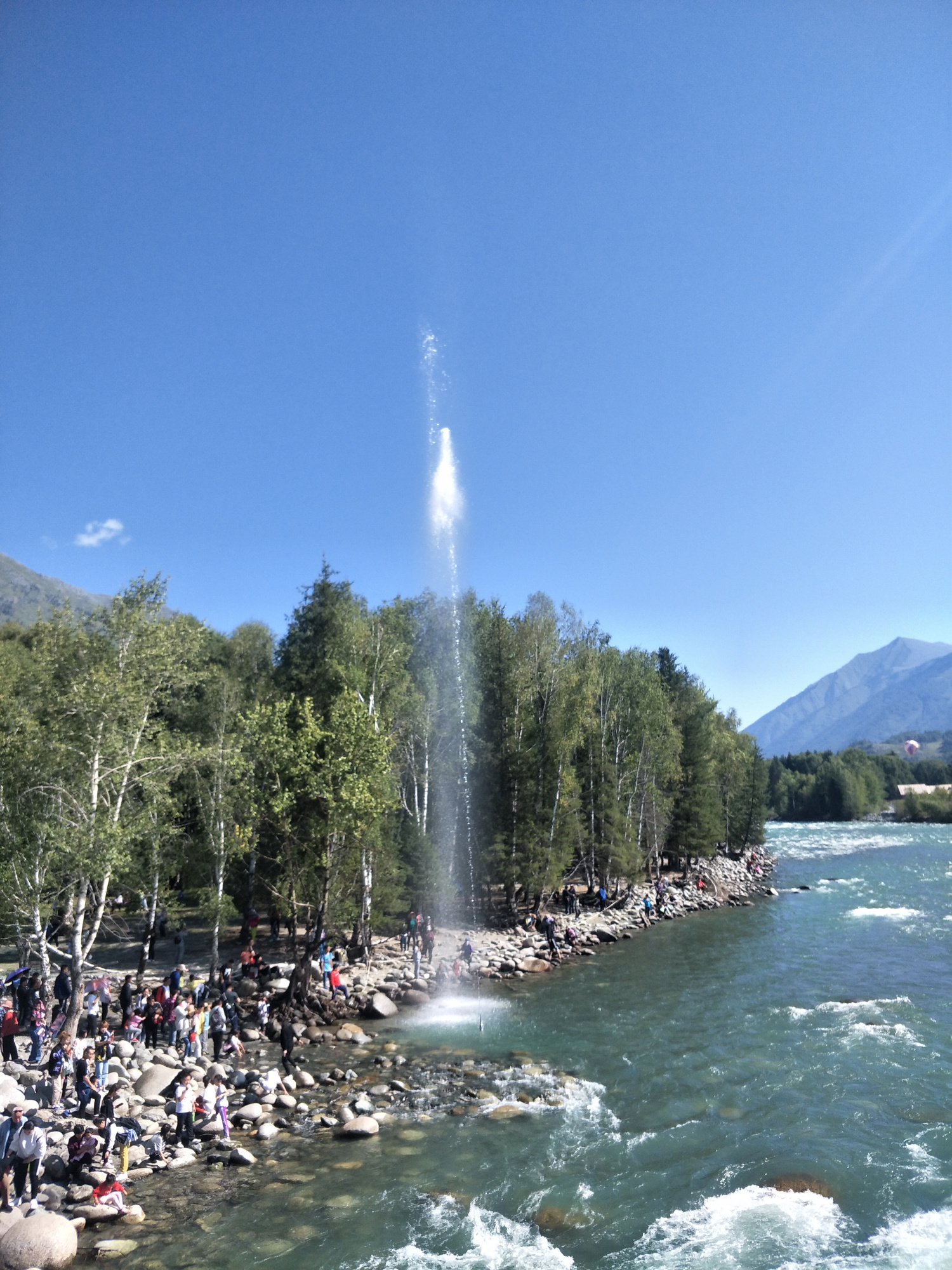 这是从喀纳斯出来进入禾木拍的.