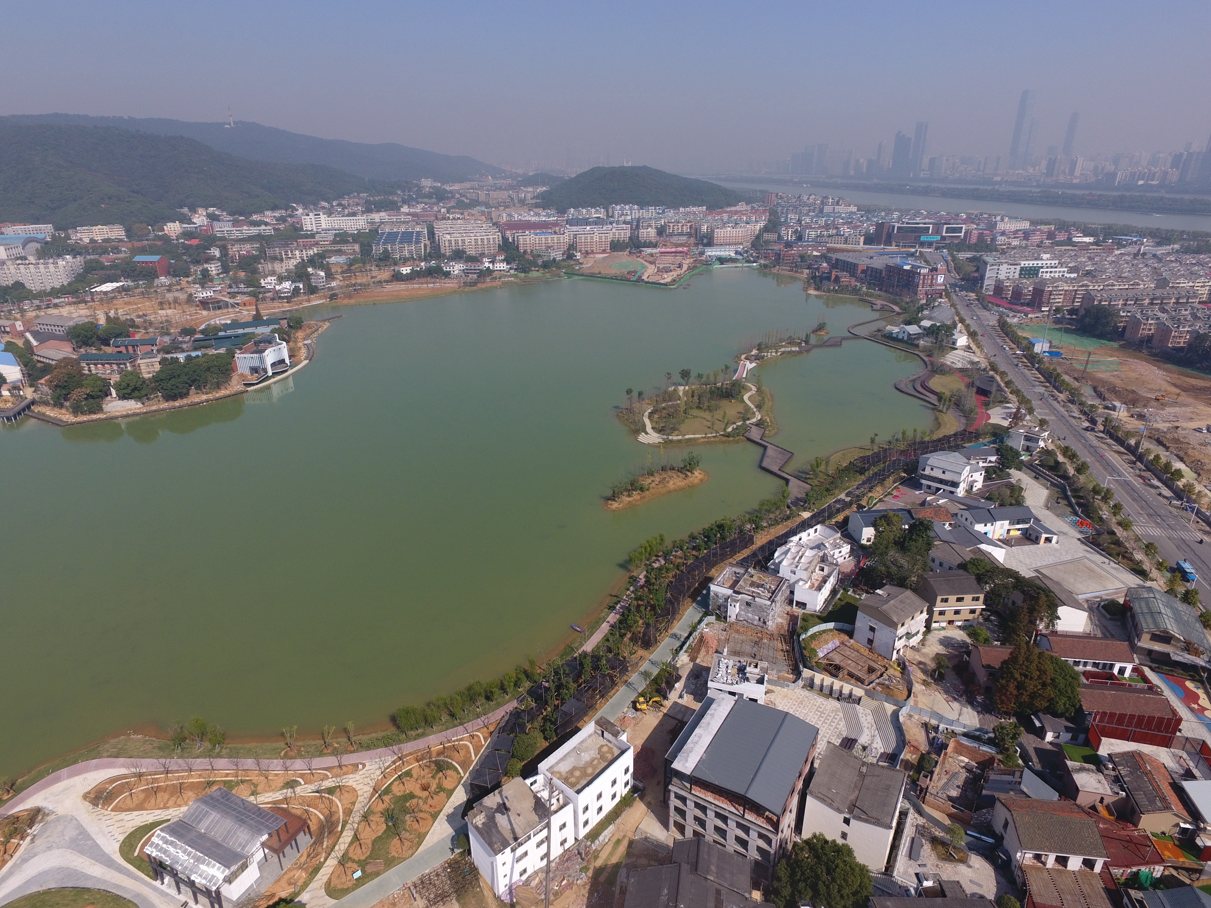 整治水环境 长沙后湖换新颜