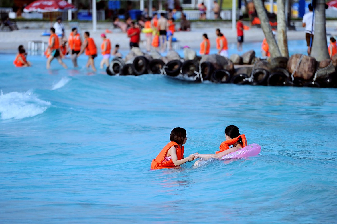 安阳市有多个水上乐园,如五洲水上公园,白沙湖水上乐园和夏日溜溜湖水