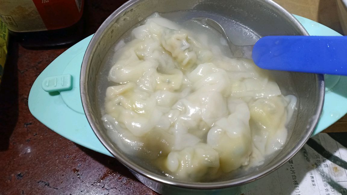 手把手教你在家包小馄饨给宝宝吃,味道赞不绝口,宝宝不挑食了