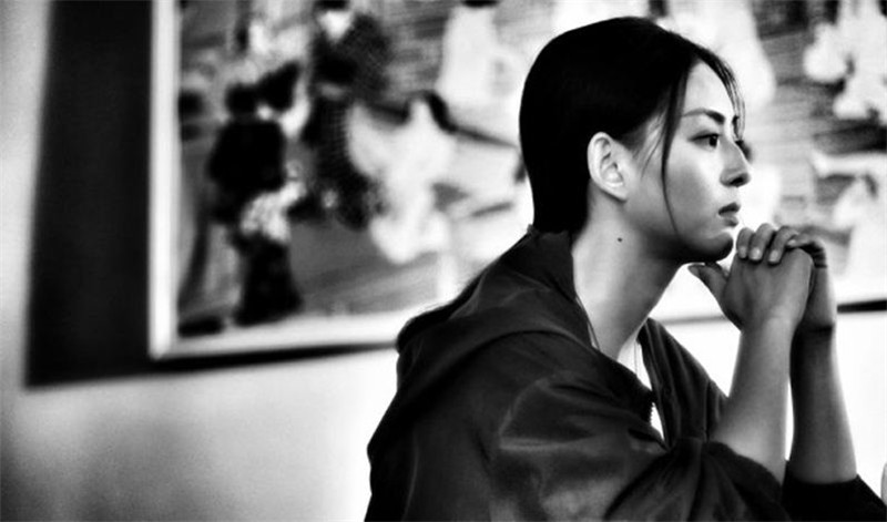 《白雾谜岸》男人注重结果,女人注重细节!