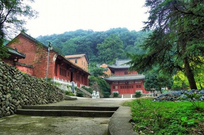 承恩寺位于北京石景山区,坐北朝南,占地面积19000平方米,寺东为三界