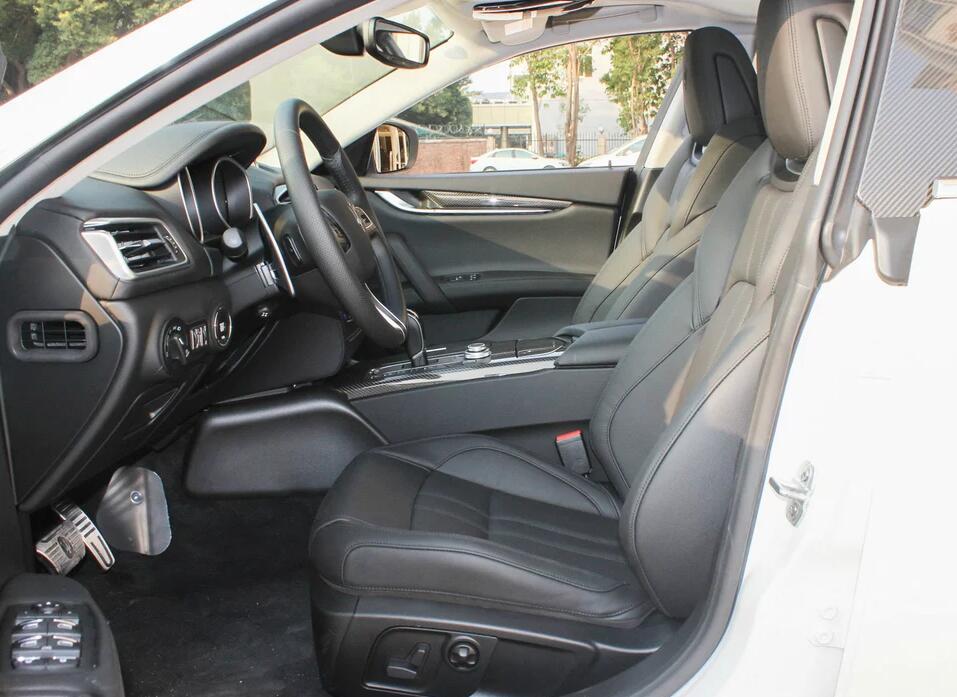 玛莎拉蒂-玛莎拉蒂ghibli,外形设计大方,具有超高的运动范