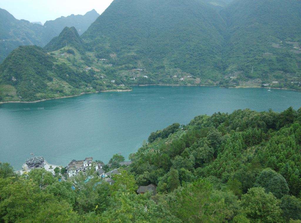 圣泉峰美景:圣泉峰美不胜收,好一幅美丽的风景图,甚是优美!
