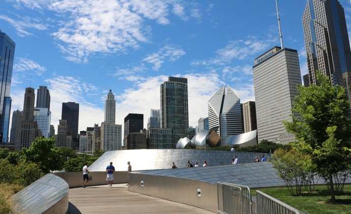 千禧公园地处芝加哥市区中心,这里是芝加哥最大的广场