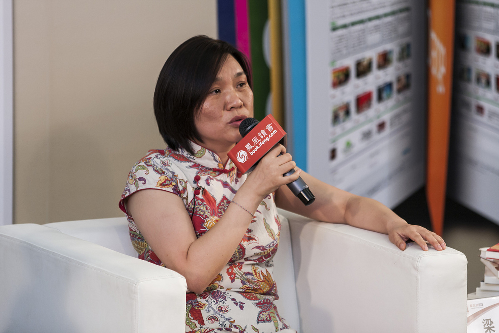 俏江南集团的创始人张兰,因在直播间的捐款言论引发了社会广泛的争议.