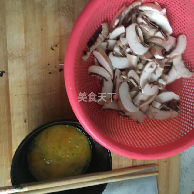 蘑菇瘦肉湯,鮮美誘人,清爽營養,十分鐘就搞定