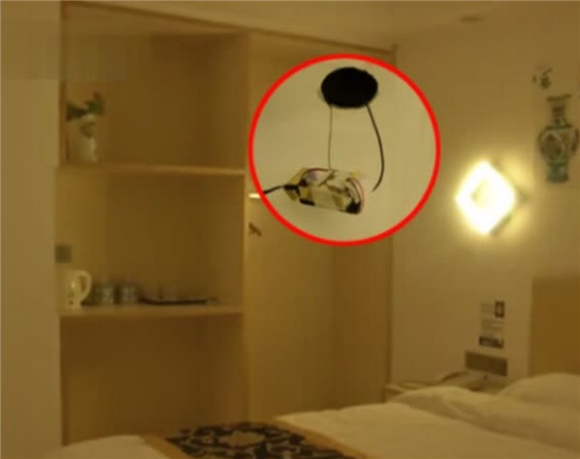 酒店针孔摄像头真实存在吗?经常在外住宿的看看,网友
