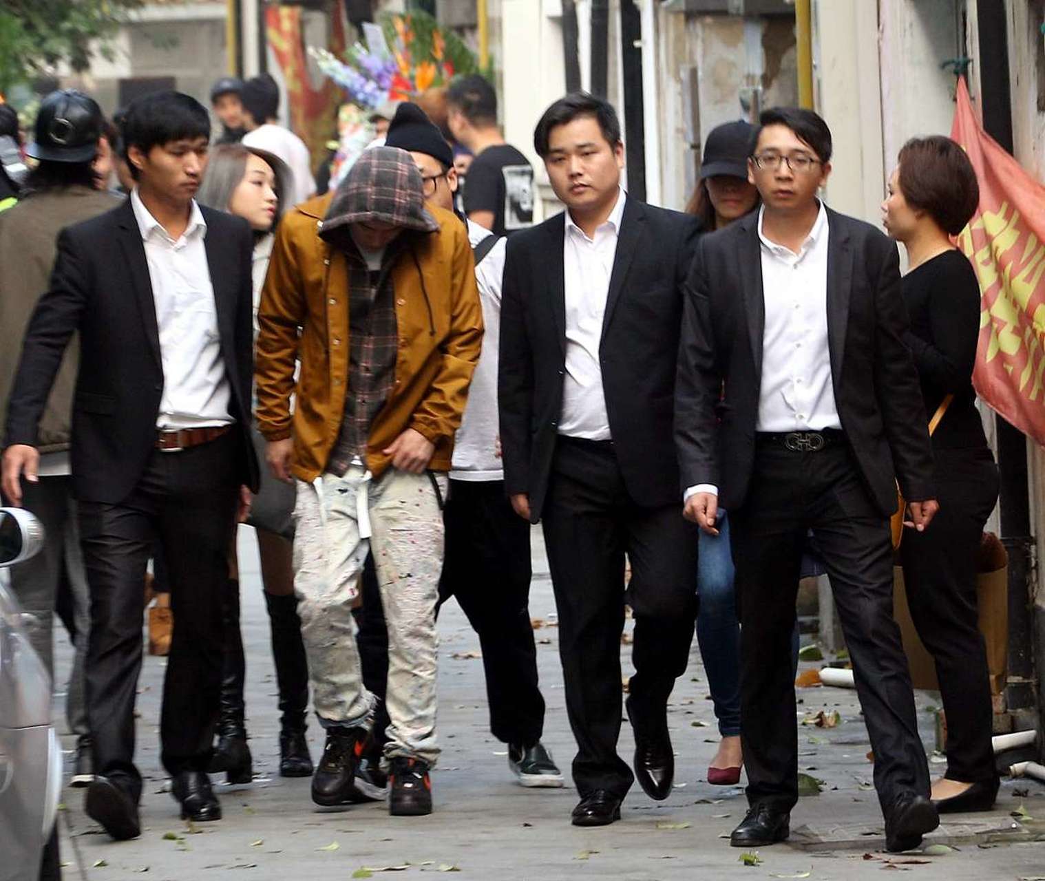 武长春得知侄子受害,联系特捕确保人质安全