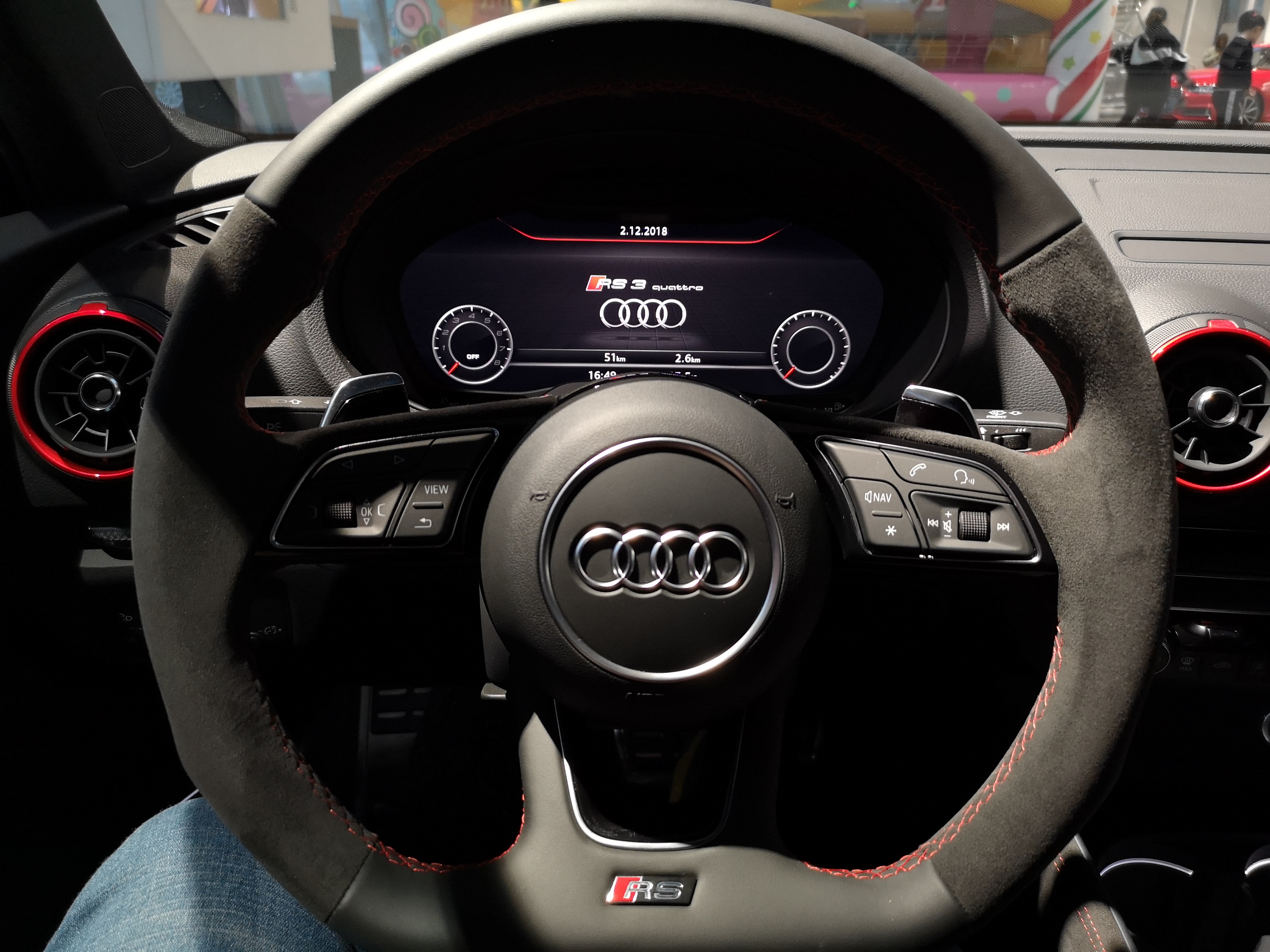 与杜卡迪揽途并驾齐驱 到店欣赏奥迪rs3高性能轿跑