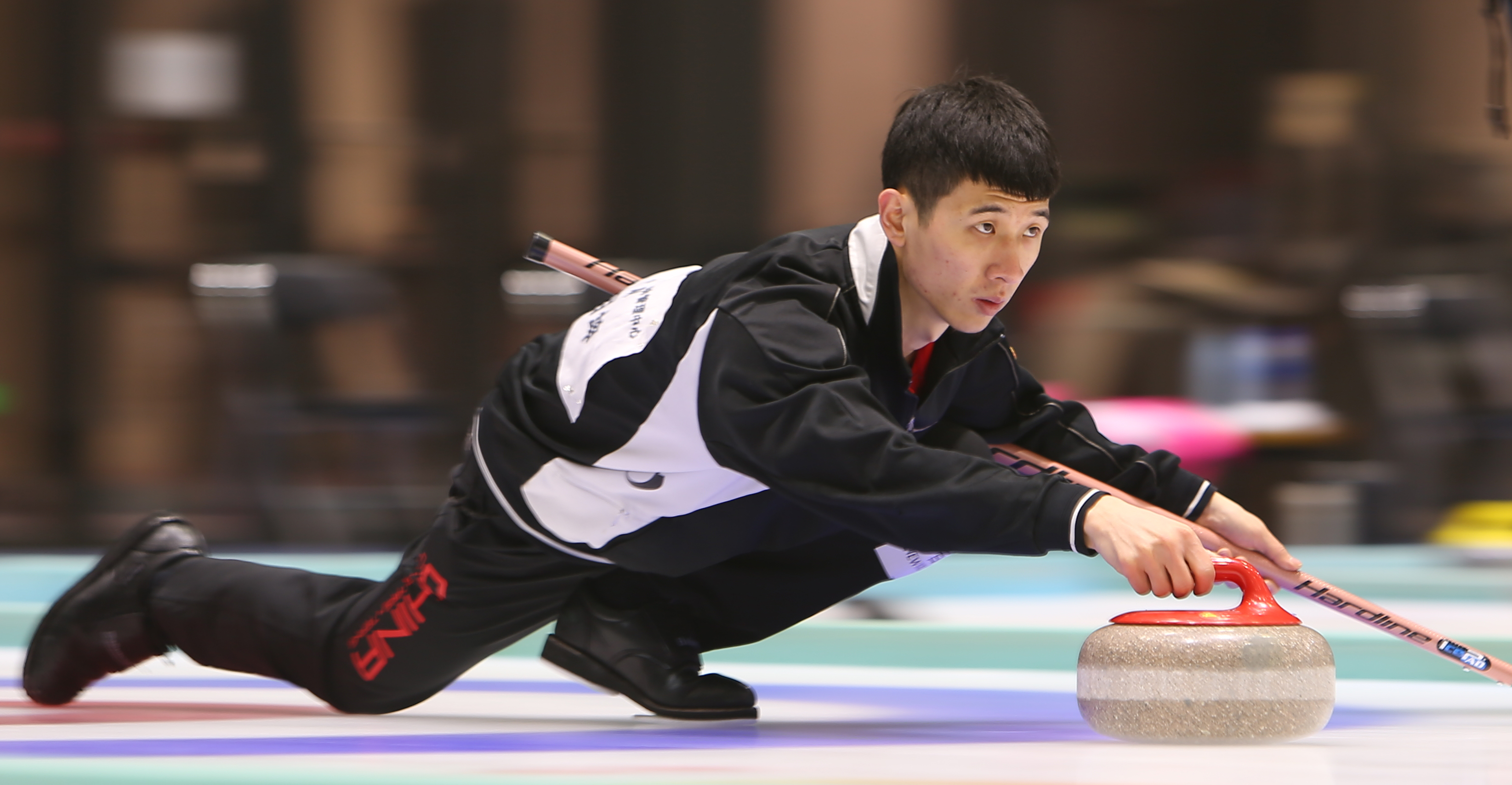 冰壶——全国冠军赛:哈尔滨五队获男子组冠军